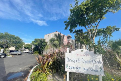 Condominio en venta en Lauderhill, Florida, 1 dormitorio, 68.28 m2 № 1962706 - foto 1