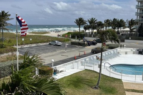 Condo in Pompano Beach, Florida, 2 bedrooms  № 1209154 - photo 1