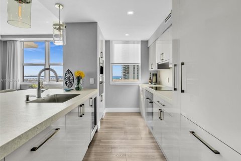 Condominio en venta en Miami, Florida, 2 dormitorios, 111.48 m2 № 2024141 - foto 5