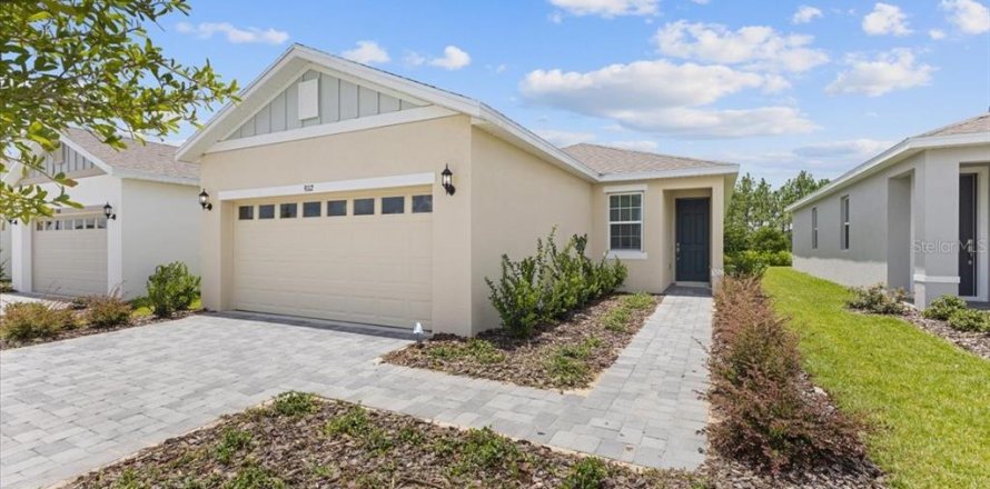 Villa ou maison à Wildwood, Floride 4 chambres, 139.45 m2 № 2408662