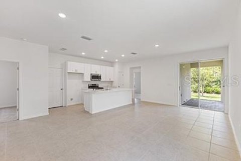 Villa ou maison à vendre à Wildwood, Floride: 4 chambres, 139.45 m2 № 2408662 - photo 13