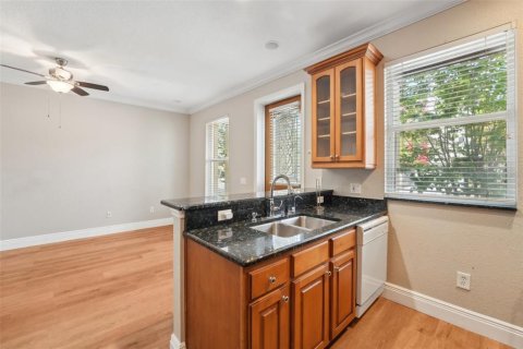 Townhouse in Tampa, Florida 3 bedrooms, 103.4 sq.m. № 1852579 - photo 9