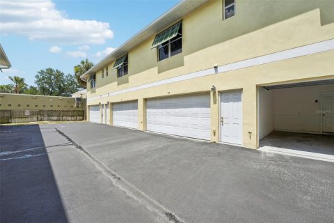 Townhouse in Tampa, Florida 3 bedrooms, 103.4 sq.m. № 1852579 - photo 27