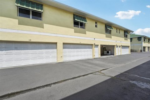 Townhouse in Tampa, Florida 3 bedrooms, 103.4 sq.m. № 1852579 - photo 29