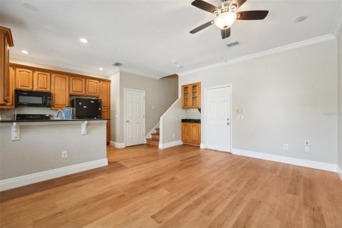 Townhouse in Tampa, Florida 3 bedrooms, 103.4 sq.m. № 1852579 - photo 2