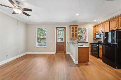 Townhouse in Tampa, Florida 3 bedrooms, 103.4 sq.m. № 1852579 - photo 5