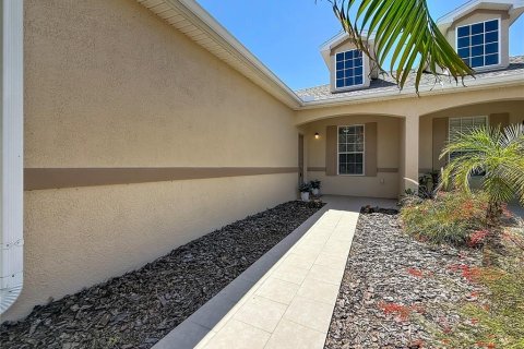 Villa ou maison à vendre à Holiday, Floride: 3 chambres, 174.28 m2 № 2237191 - photo 2