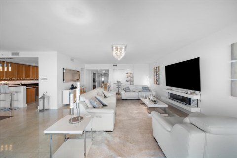 Copropriété à louer à Aventura, Floride: 2 chambres, 276.85 m2 № 1858857 - photo 23