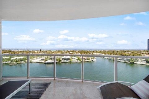 Copropriété à louer à Aventura, Floride: 2 chambres, 276.85 m2 № 1858857 - photo 7