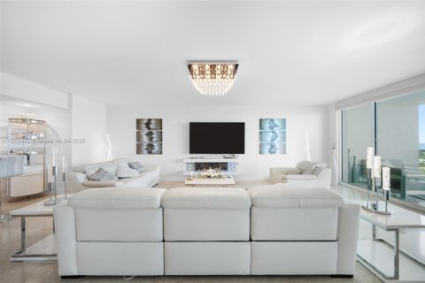 Copropriété à louer à Aventura, Floride: 2 chambres, 276.85 m2 № 1858857 - photo 10