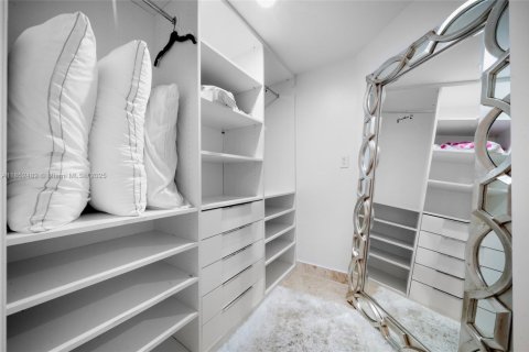 Copropriété à louer à Aventura, Floride: 2 chambres, 276.85 m2 № 1858857 - photo 26