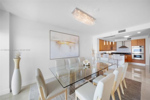 Copropriété à louer à Aventura, Floride: 2 chambres, 276.85 m2 № 1858857 - photo 14