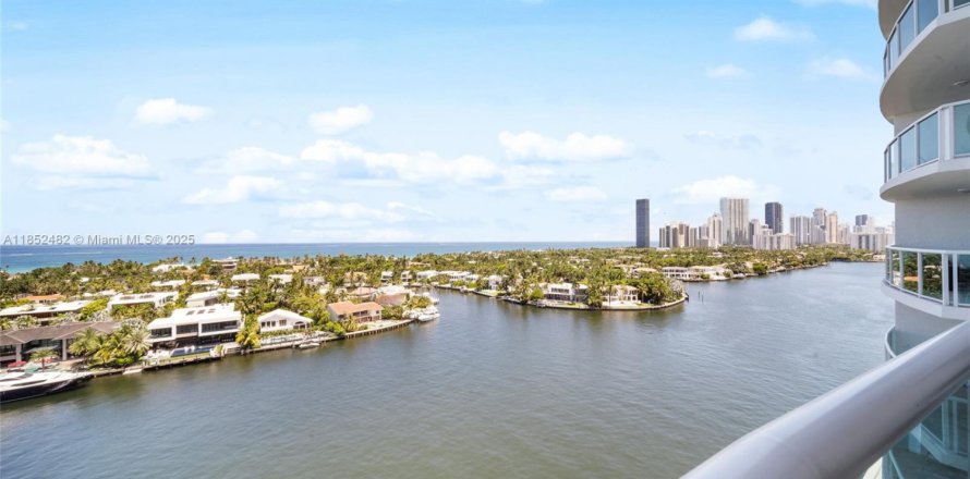 Condo à Aventura, Floride, 2 chambres  № 1858857
