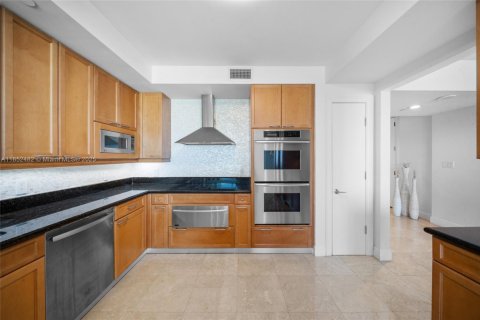 Copropriété à louer à Aventura, Floride: 2 chambres, 276.85 m2 № 1858857 - photo 18