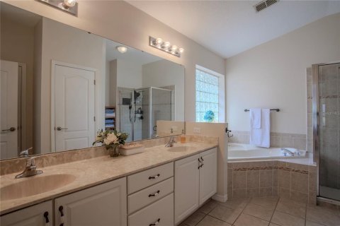 House in Clermont, Florida 3 bedrooms, 207.73 sq.m. № 1744582 - photo 11