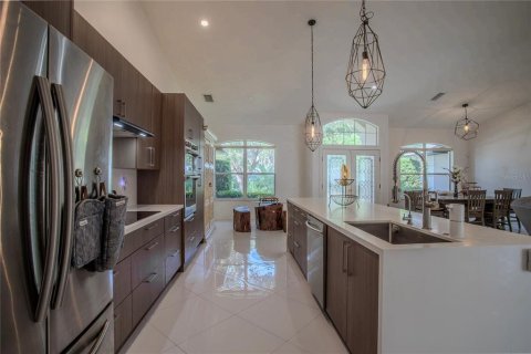House in Clermont, Florida 3 bedrooms, 207.73 sq.m. № 1744582 - photo 3