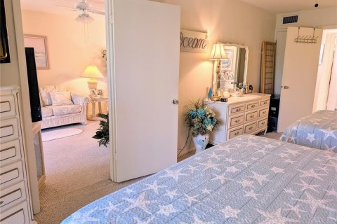 Condo in Bradenton, Florida, 1 bedroom  № 1598016 - photo 11