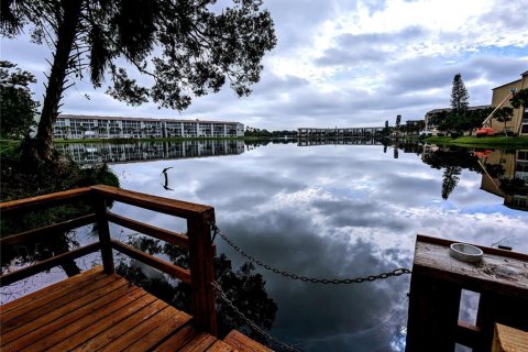 Condo in Bradenton, Florida, 1 bedroom  № 1598016 - photo 30