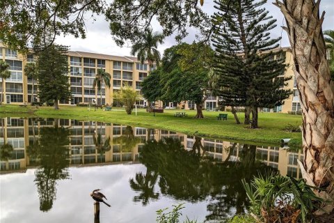 Condo in Bradenton, Florida, 1 bedroom  № 1598016 - photo 28