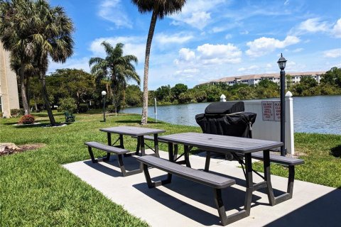 Condo in Bradenton, Florida, 1 bedroom  № 1598016 - photo 24
