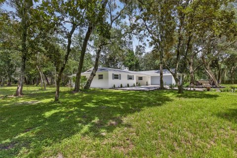 House in Geneva, Florida 4 bedrooms, 222.97 sq.m. № 2295106 - photo 4