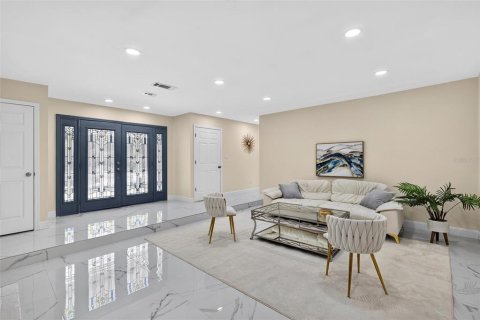 House in Geneva, Florida 4 bedrooms, 222.97 sq.m. № 2295106 - photo 7