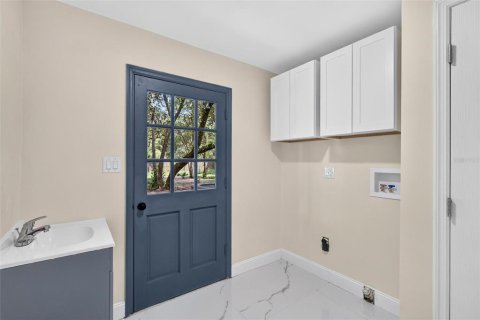 House in Geneva, Florida 4 bedrooms, 222.97 sq.m. № 2295106 - photo 20