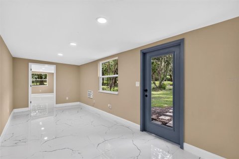 House in Geneva, Florida 4 bedrooms, 222.97 sq.m. № 2295106 - photo 26