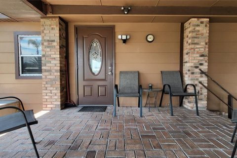 House in Okeechobee, Florida 2 bedrooms, 133.59 sq.m. № 1856733 - photo 5