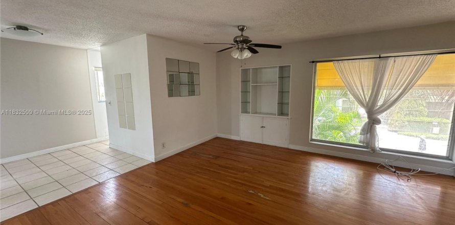 Villa ou maison à Fort Lauderdale, Floride 1 chambre, 60.39 m2 № 1811900