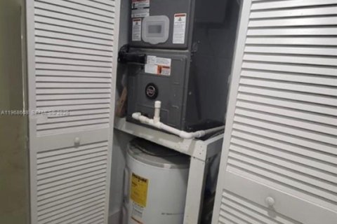 Condominio en venta en Miami, Florida, 2 dormitorios, 76.92 m2 № 2029807 - foto 20