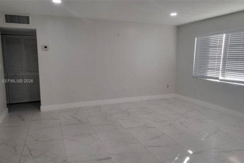 Condominio en venta en Miami, Florida, 2 dormitorios, 76.92 m2 № 2029807 - foto 12