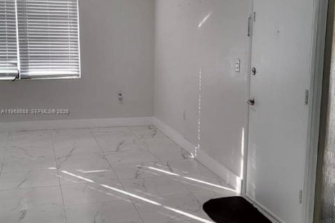 Condominio en venta en Miami, Florida, 2 dormitorios, 76.92 m2 № 2029807 - foto 10