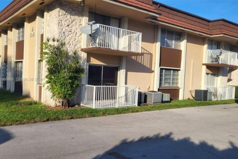 Condominio en venta en Miami, Florida, 2 dormitorios, 76.92 m2 № 2029807 - foto 4