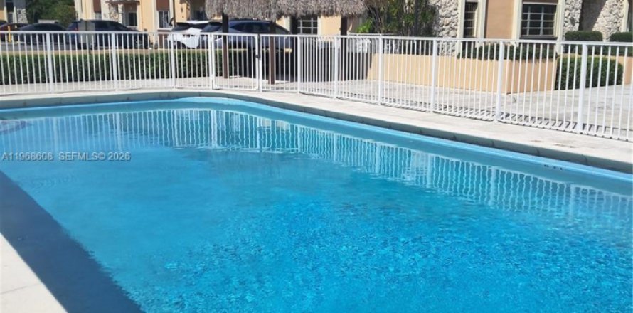 Condominio en Miami, Florida, 2 dormitorios № 2029807