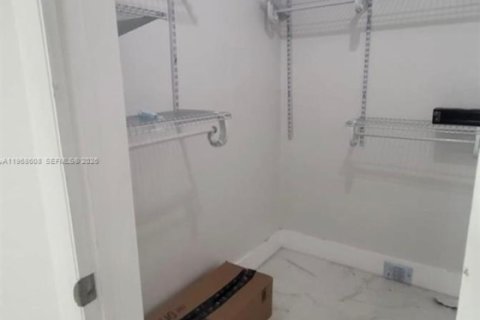 Condominio en venta en Miami, Florida, 2 dormitorios, 76.92 m2 № 2029807 - foto 19
