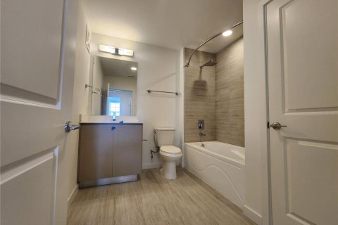 Condominio en alquiler en Orlando, Florida, 2 dormitorios, 100.8 m2 № 2155903 - foto 11