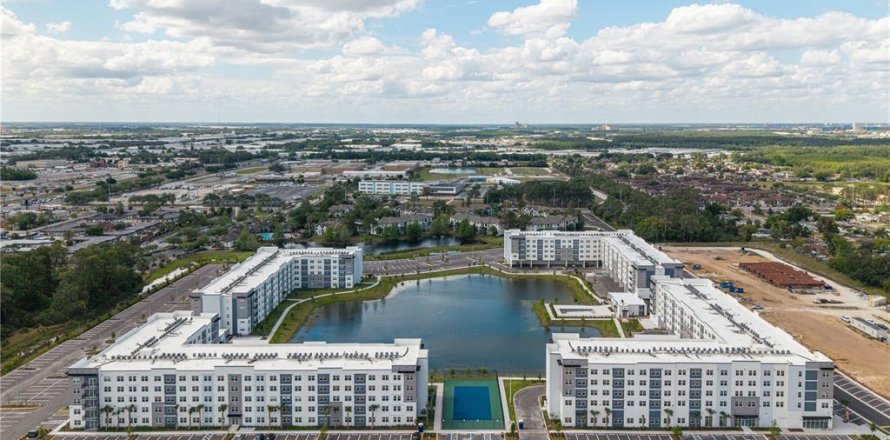 Condominio en Orlando, Florida, 2 dormitorios  № 2155903