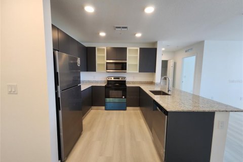 Condominio en alquiler en Orlando, Florida, 2 dormitorios, 100.8 m2 № 2155903 - foto 3