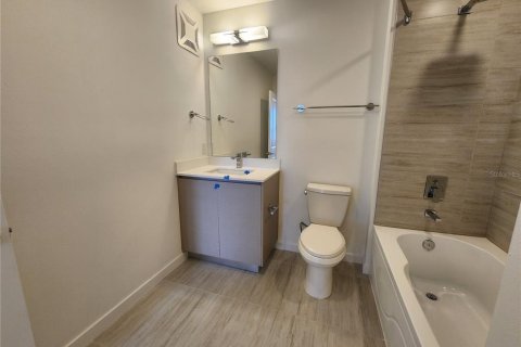 Condominio en alquiler en Orlando, Florida, 2 dormitorios, 100.8 m2 № 2155903 - foto 12