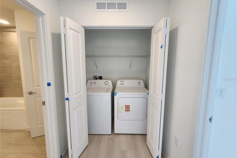 Condominio en alquiler en Orlando, Florida, 2 dormitorios, 100.8 m2 № 2155903 - foto 10