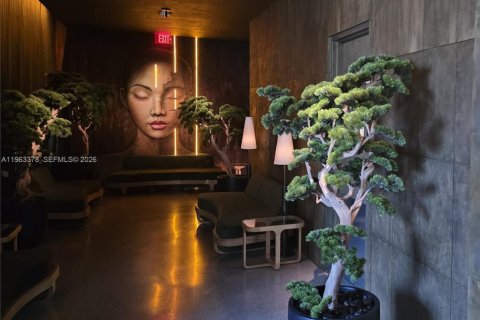 Condo in Miami, Florida, 2 bedrooms  № 2029615 - photo 2