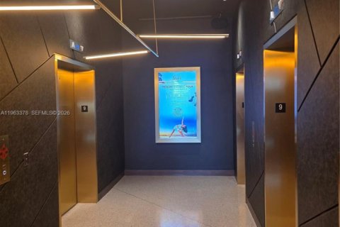 Condo in Miami, Florida, 2 bedrooms  № 2029615 - photo 24