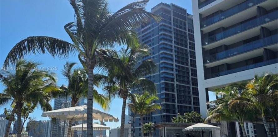 Condo in Miami, Florida, 2 bedrooms  № 2029615