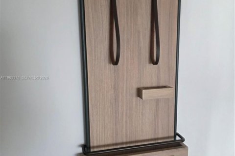 Condo in Miami, Florida, 2 bedrooms  № 2029615 - photo 7