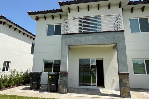 Townhouse in Davenport, Florida 4 bedrooms, 206.61 sq.m. № 2230067 - photo 9
