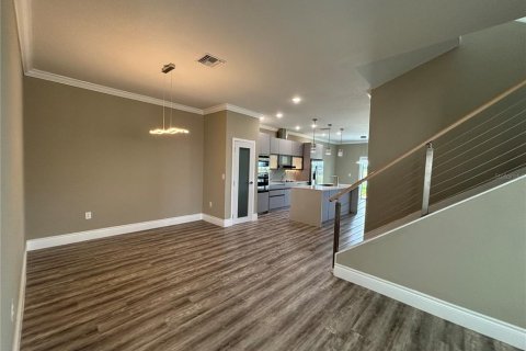 Townhouse in Davenport, Florida 4 bedrooms, 206.61 sq.m. № 2230067 - photo 4