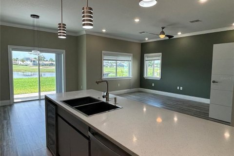 Townhouse in Davenport, Florida 4 bedrooms, 206.61 sq.m. № 2230067 - photo 7