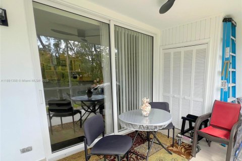 Condo in North Miami Beach, Florida, 3 bedrooms  № 1945056 - photo 4