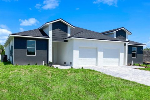 Apartment in Port Charlotte, Florida 3 bedrooms, 128.11 sq.m. № 1895185 - photo 1